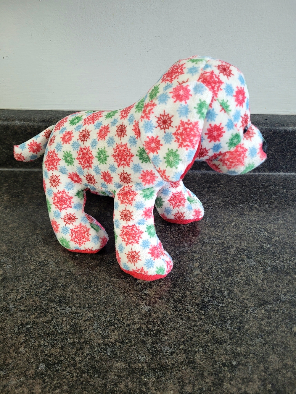 Ganz Webkinz Snowflake Pup HM691 red Green Xmas Plush